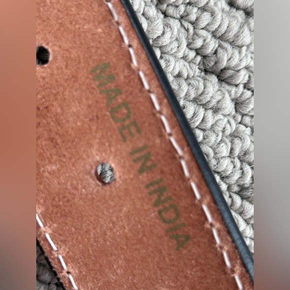 Ariat Womens Tooled Leather Belt
Colorful
A1567008
Western
Rodeo
Equestrian
Sz M - Picture 14 of 15